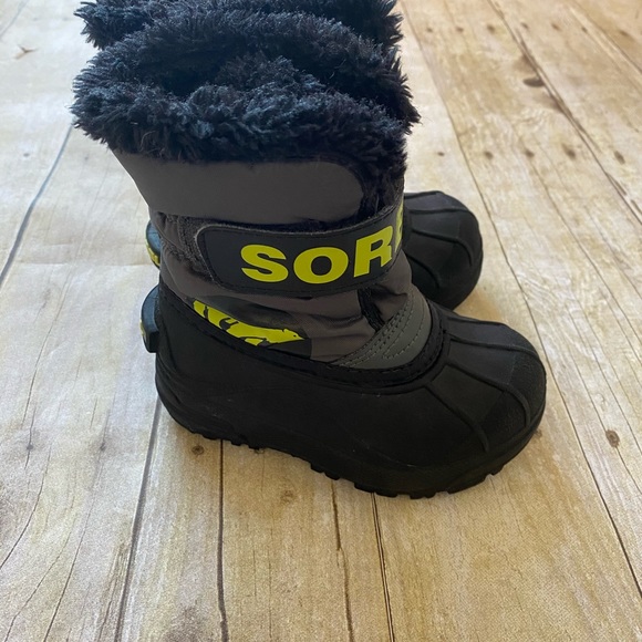 Sorel Snow Boots - Picture 3 of 8